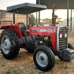 Tracteurs Massive 240S à vendre au Sénégal