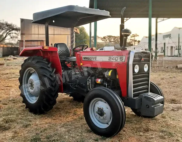 Tracteurs Massive 240S à vendre au Sénégal